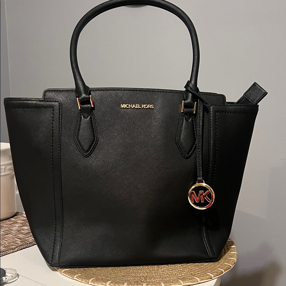 Michael Kors Ayden Medium Black Tote EUC